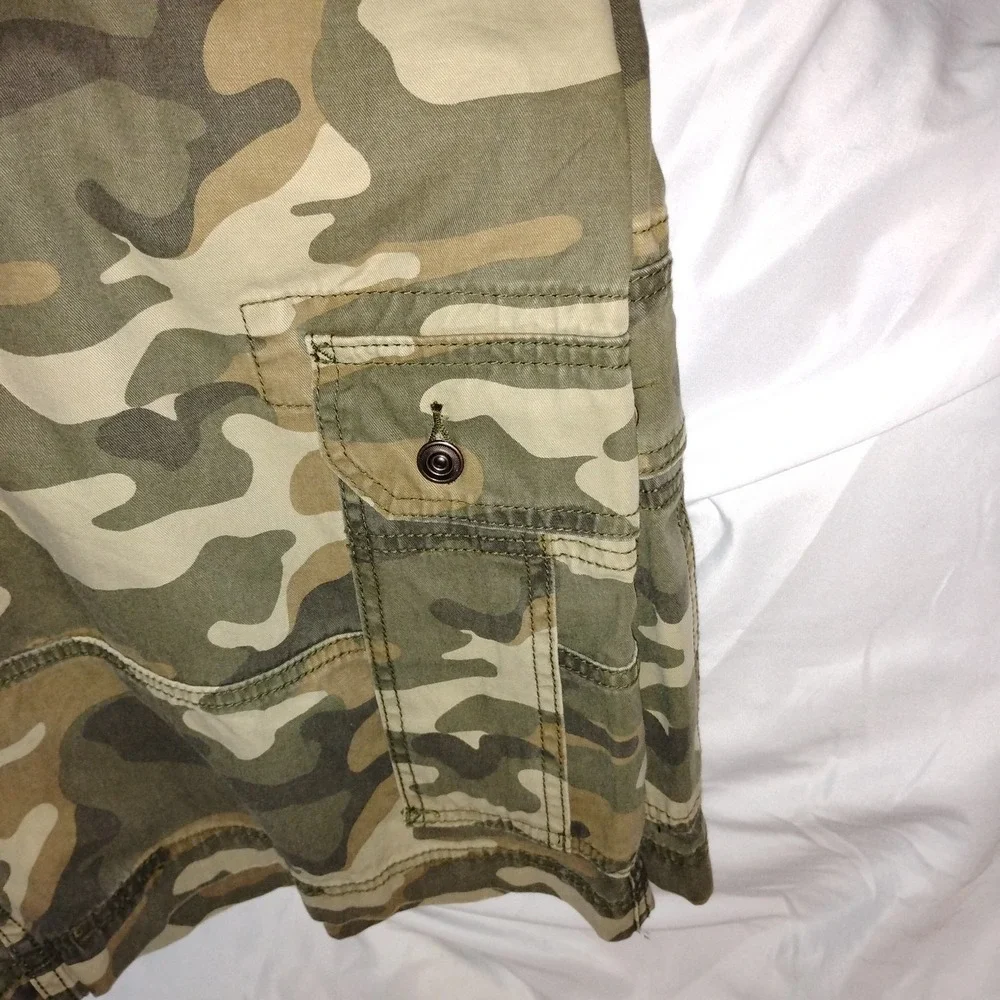 Levis, Cargo,Mens, Camouflage, Size 42, Never Been Worn, Green, Y2k, Baggy,